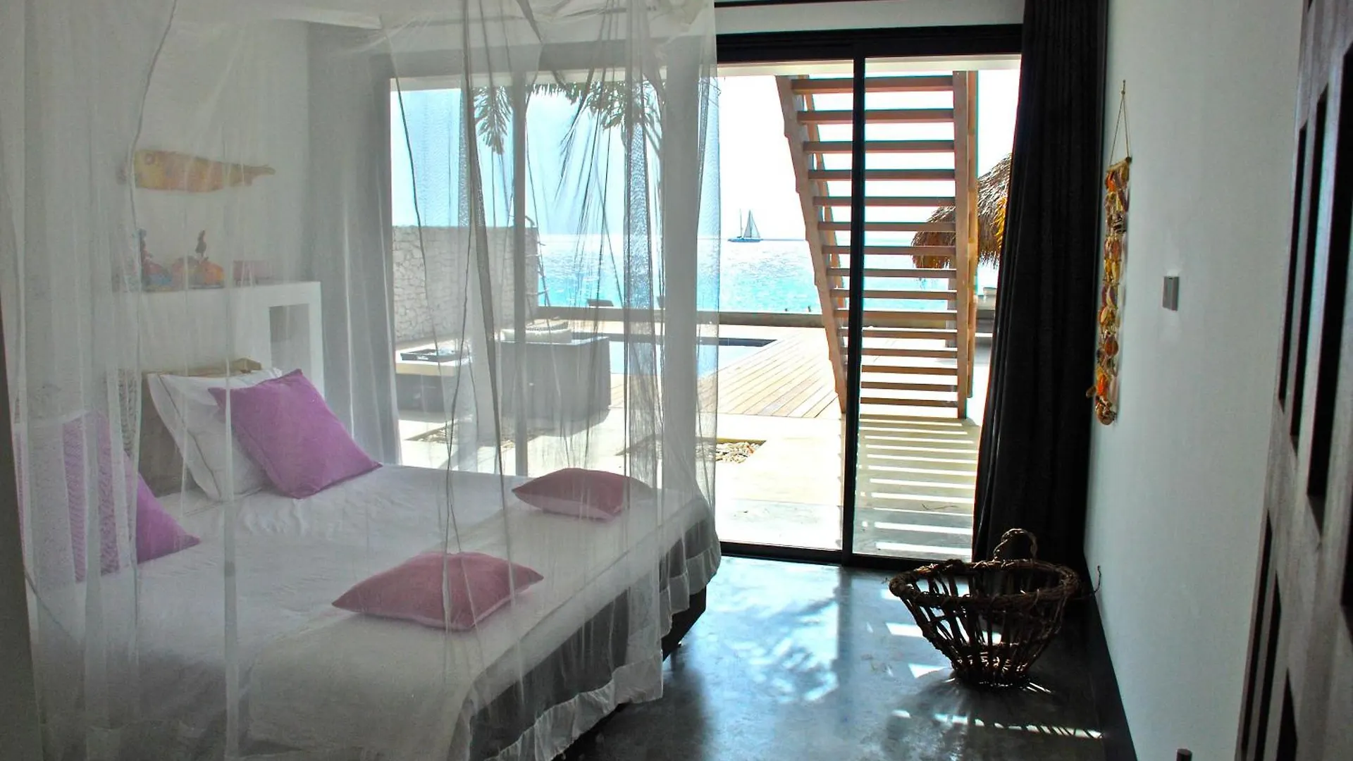 Oceanfront Villa With Acces Caribbean Sea Kralendijk